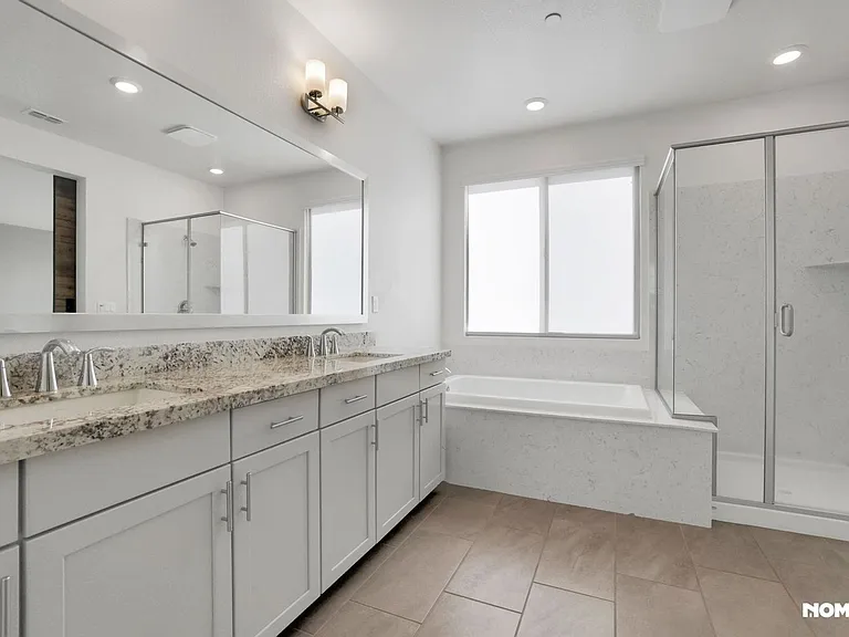 12925 Knightsbrook Ave — Photo 16