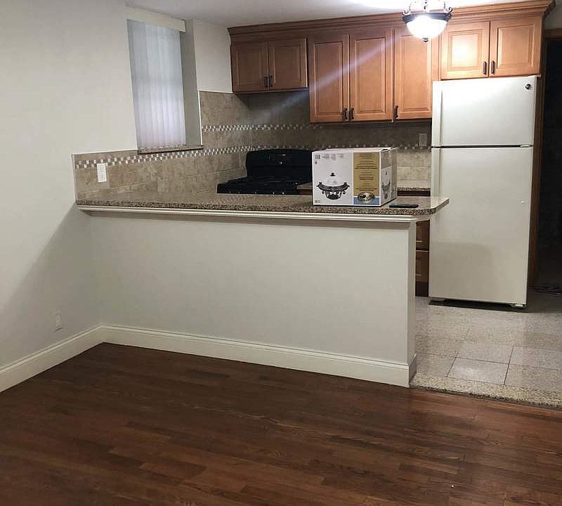 2nd image of 3350 28th St #1