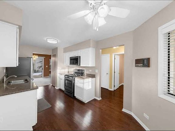 3rd image of 1252 S Parkside Dr