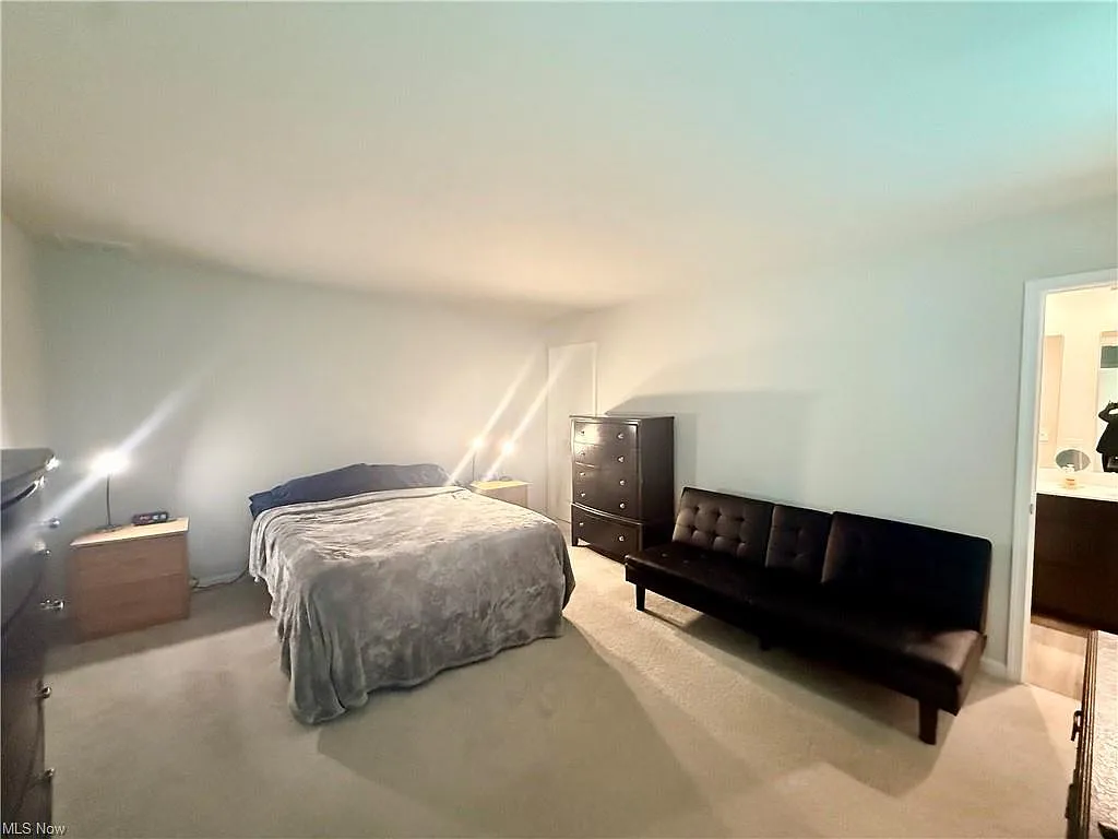 4 bed, 2.5 bath, 1900 sqft, $2,700 — Photo 4