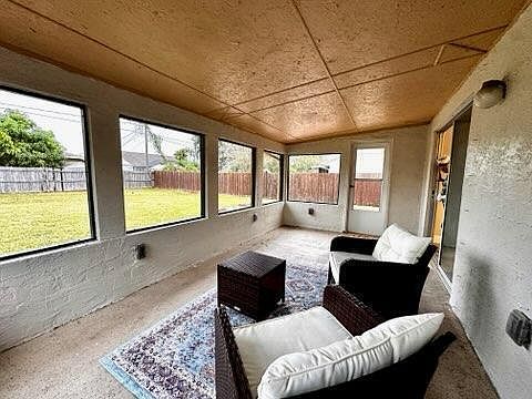 3rd image of 253 SW Starflower Avenue