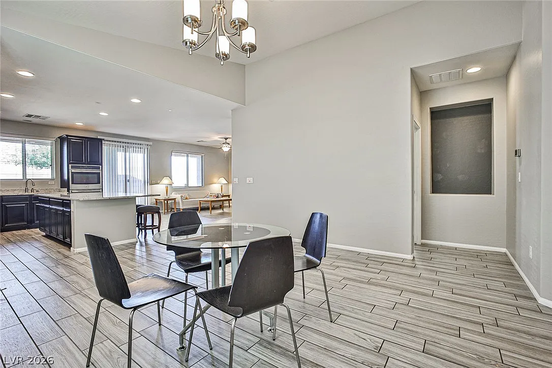 3 bed, 2.0 bath, 1672 sqft, $2,150 — Photo 3