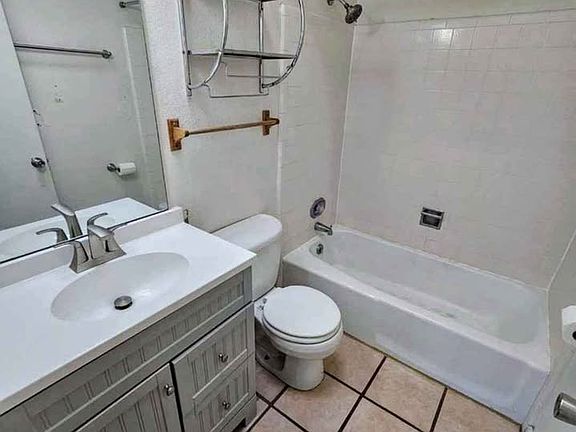 3rd image of 824 E 3950 S APT B