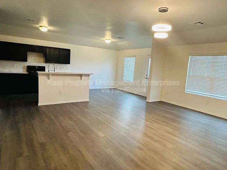 11624 NW 96th St — Photo 3