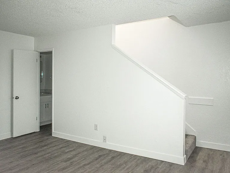 Tahoma Park Apartments — Photo 18