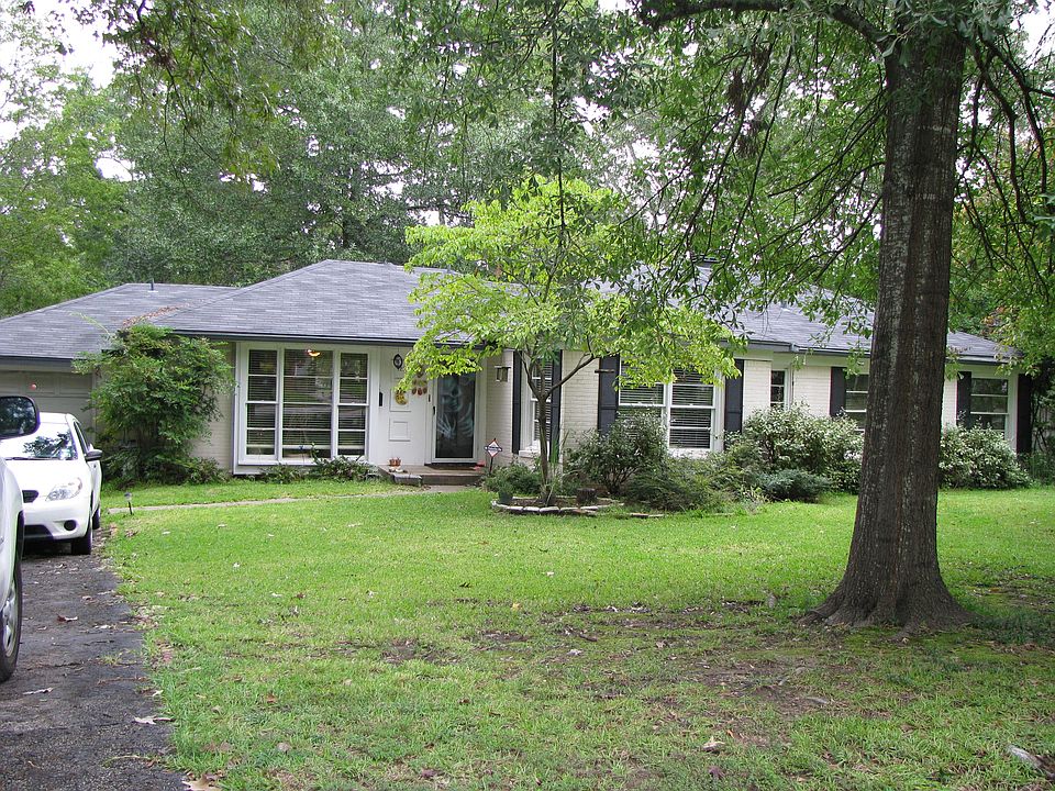 1st image of 1211 Dogwood St