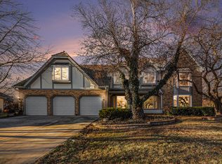 3942 Broadmoor Cir, Naperville, IL 60564