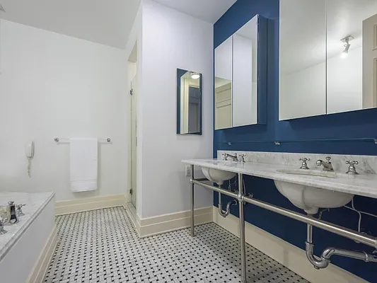 Sold by Sotheby's International Realty | media 29