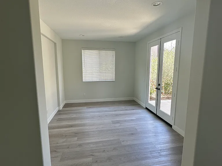 25201 Lemongrass St — Photo 5