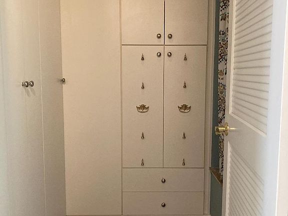 2nd image of 4718 Lago Vista Cir