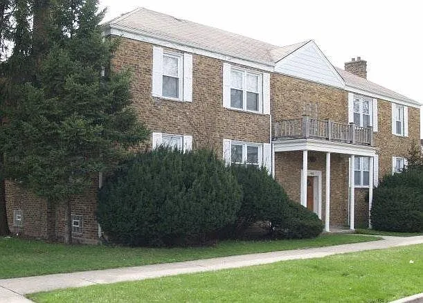 3608 Jackson St — Photo 1