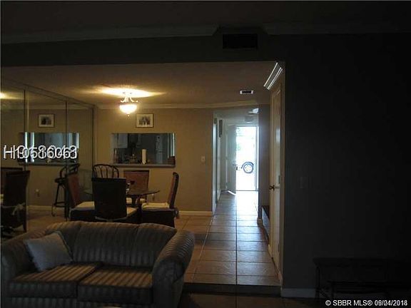 4th image of 642 NE 195th St #642