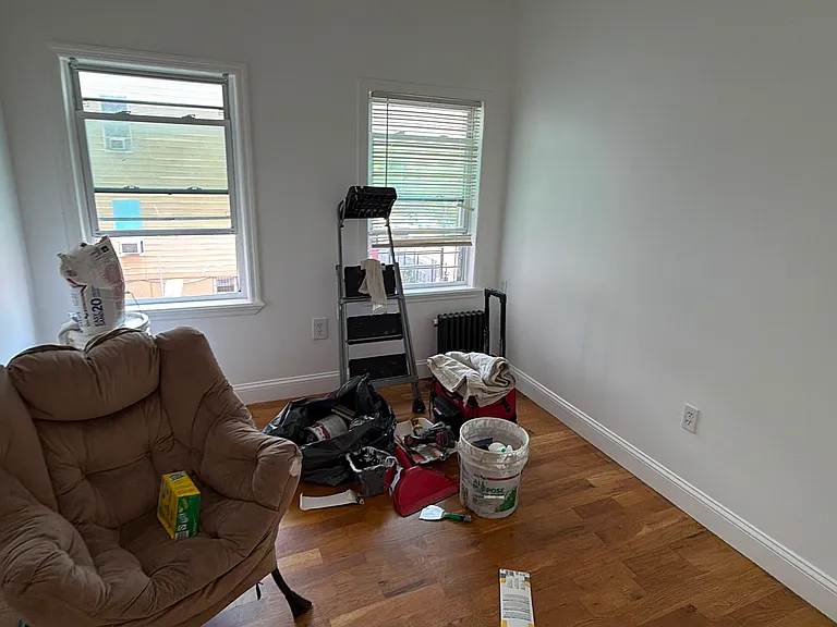 2284 Beaumont Ave #1 — Photo 2