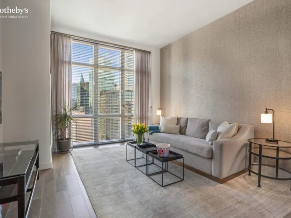 305 East 51st Street image 14 of 22