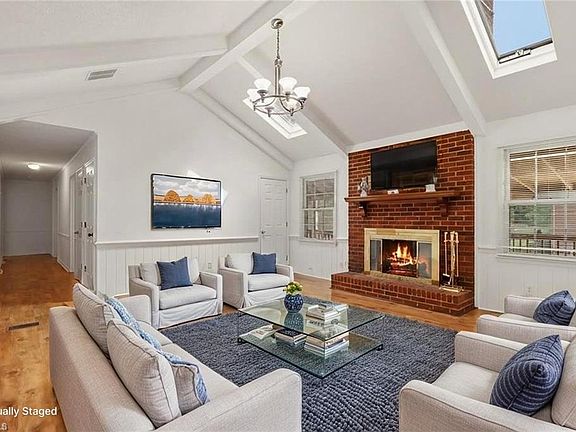 2nd image of 6905 Crandall Ct