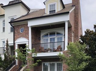 1111 Tulip Hill Way, Louisville, KY 40299