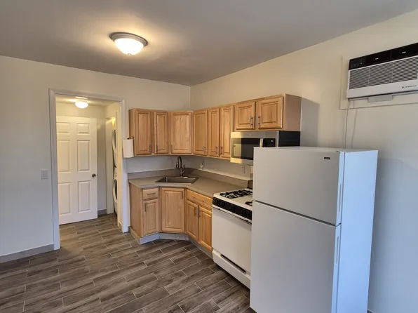 2979 Fairfield Ave #1R, Bridgeport, CT 06605