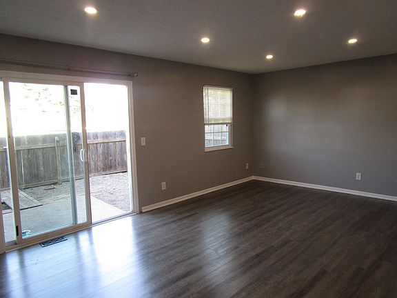 5th image of 7621 Dover Ct Unit 104