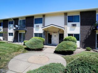8804 Golf Rd APT 2D, Des Plaines, IL 60016