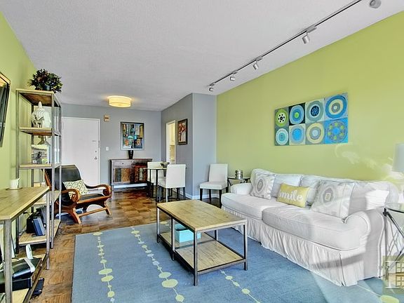 5th image of 160 E 38th St APT 25G