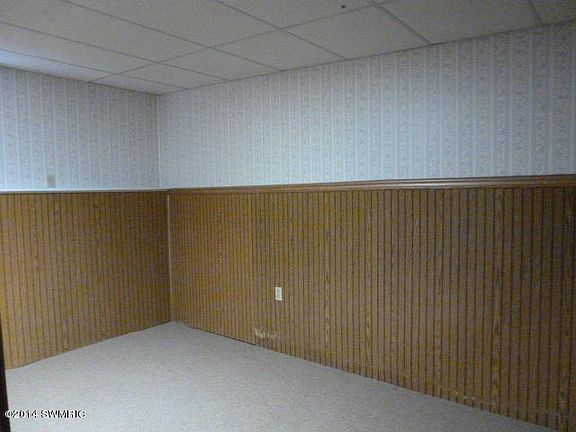 3rd image of 521 Michigan St