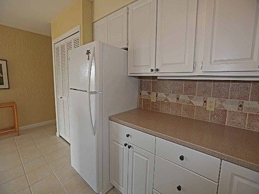 3rd image of 75-6016 Alii Dr APT 323