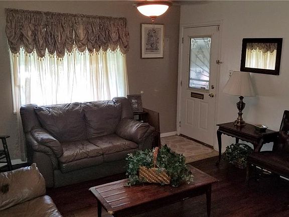 4th image of 4082 W 143rd St