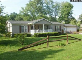 17962 Lawnview Ave, Lake Milton, OH