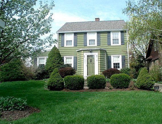 1st image of 2020 E 226th St