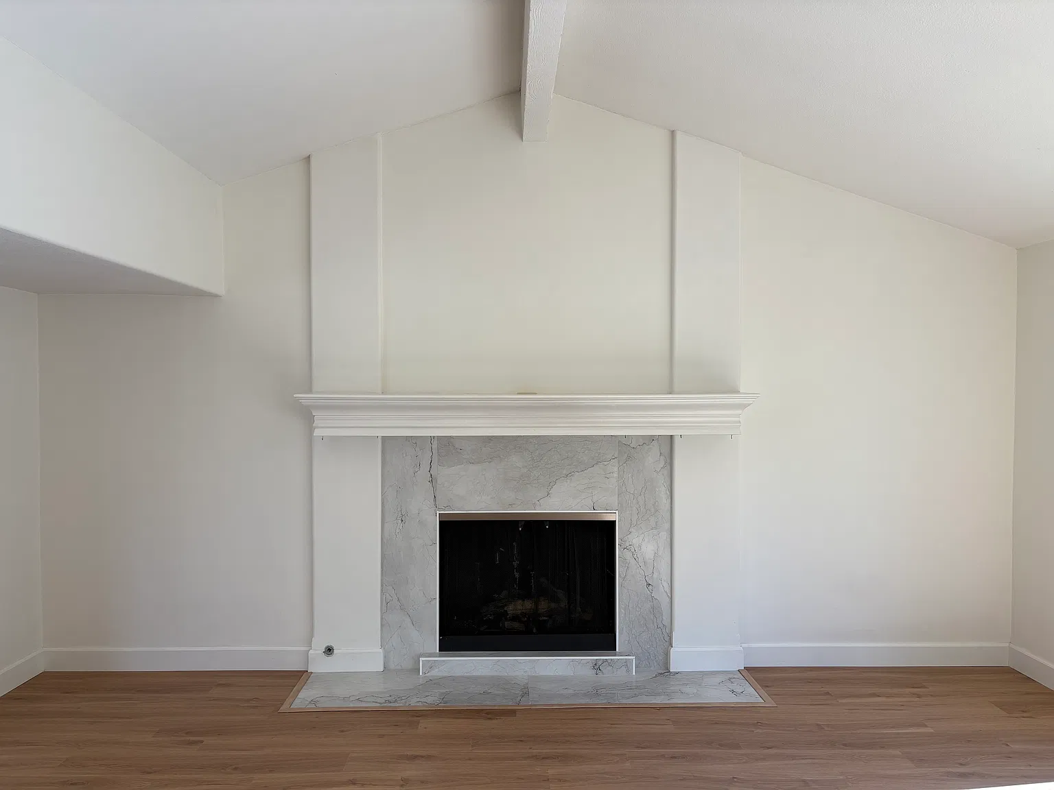 4 bed, 2.5 bath, 2137 sqft, $5,350 — Photo 3