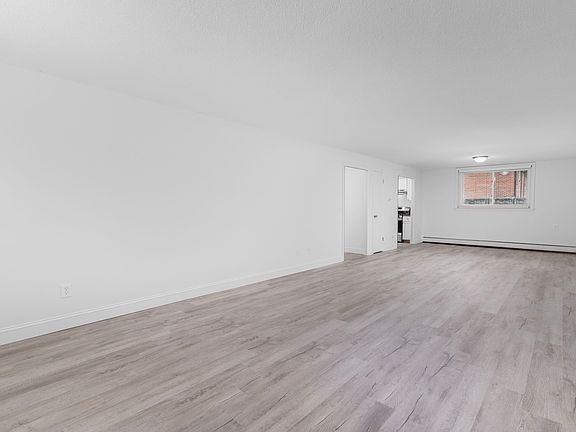 2nd image of 10 Brookfield Rd APT B2