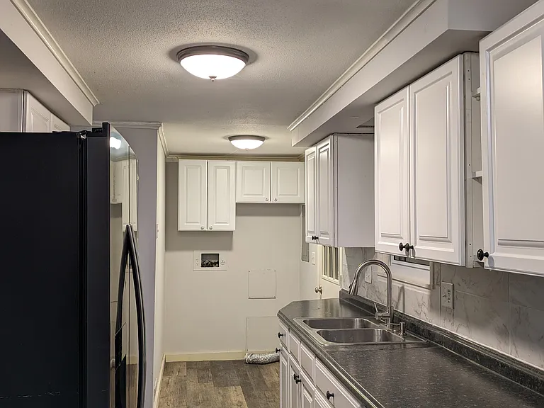 3009 Emmons Ave — Photo 10