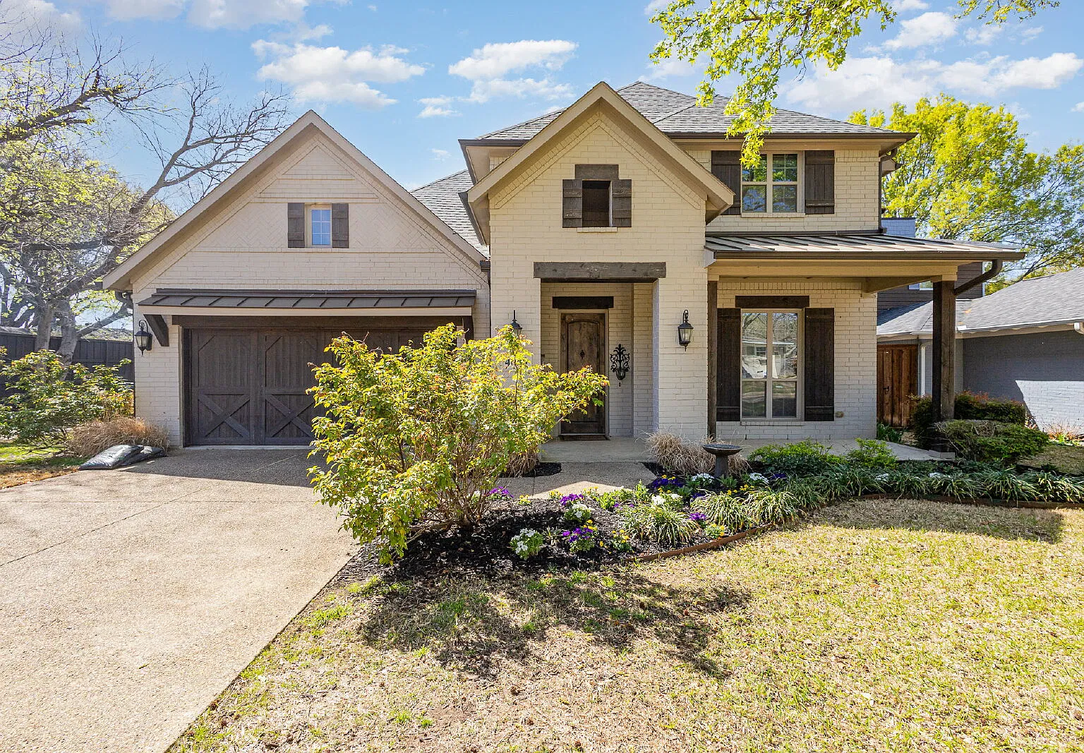 4 bed, 3.0 bath, 3374 sqft, $6,500 — Photo 1