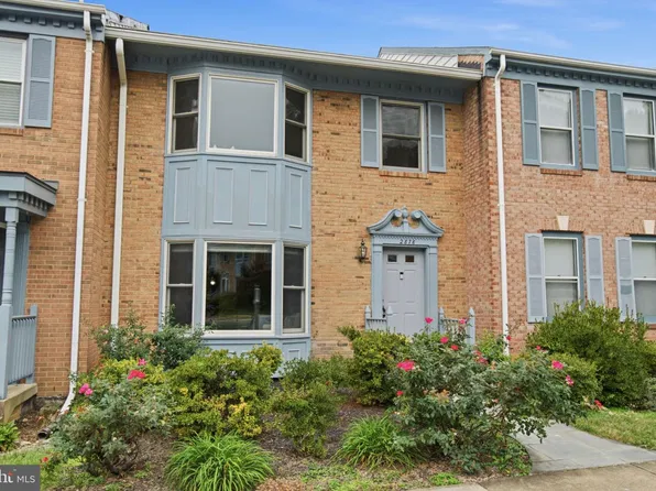 2878 Yarn Ct, Falls Church, VA 22042