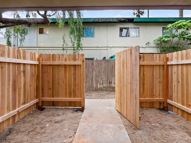 440 Linden Dr #2 — Photo 23