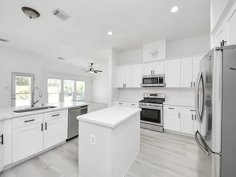 10850 White Oak Point Ct — Photo 35
