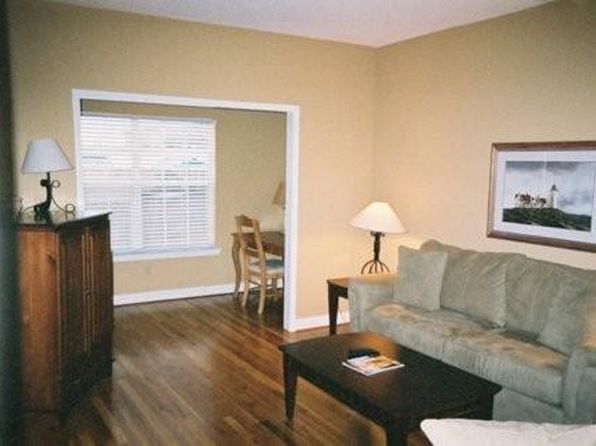 1074 Peachtree Walk NE Unit B101