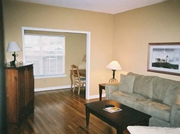 1074 Peachtree Walk NE, Atlanta, GA