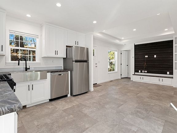 4th image of 103 Newbury St Trailer 8