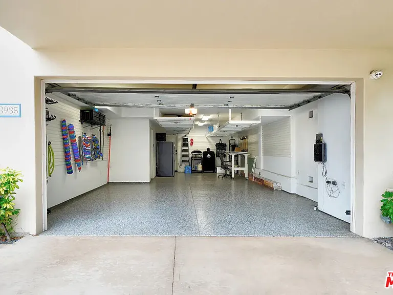 23935 De Ville Way — Photo 36