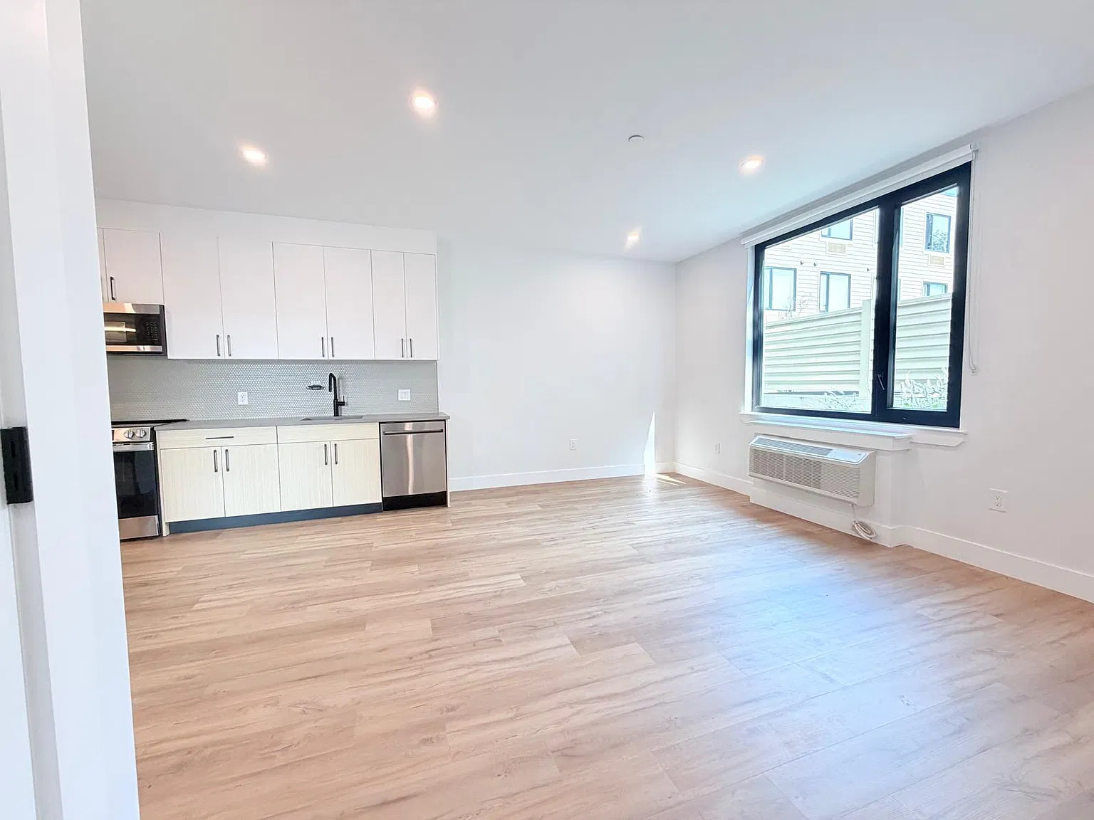 502 Communipaw Ave — Photo 2