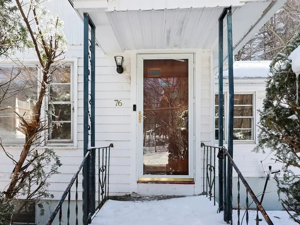 76 Smith St, Leominster, MA 01453