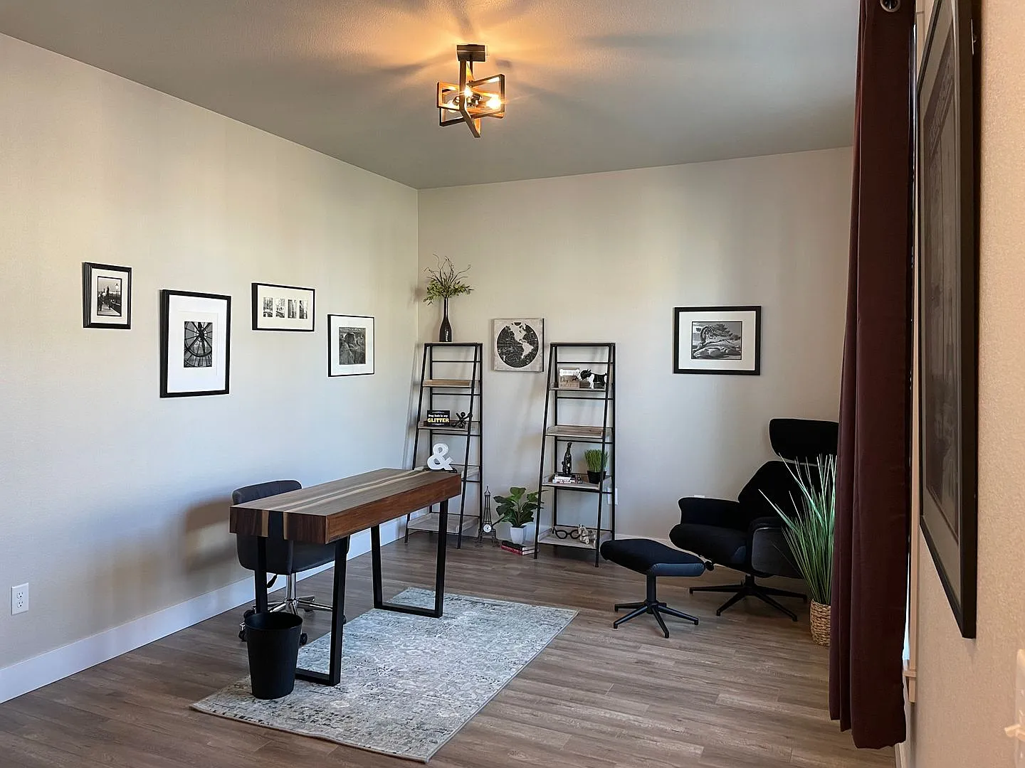 Furnished month-month condo on the west end! — Photo 3
