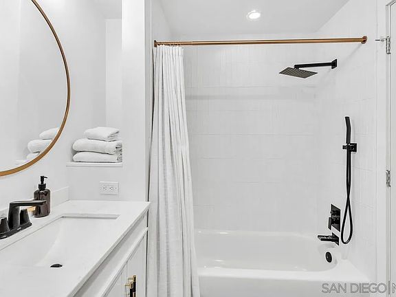 5th image of 350 11th Ave Unit 430