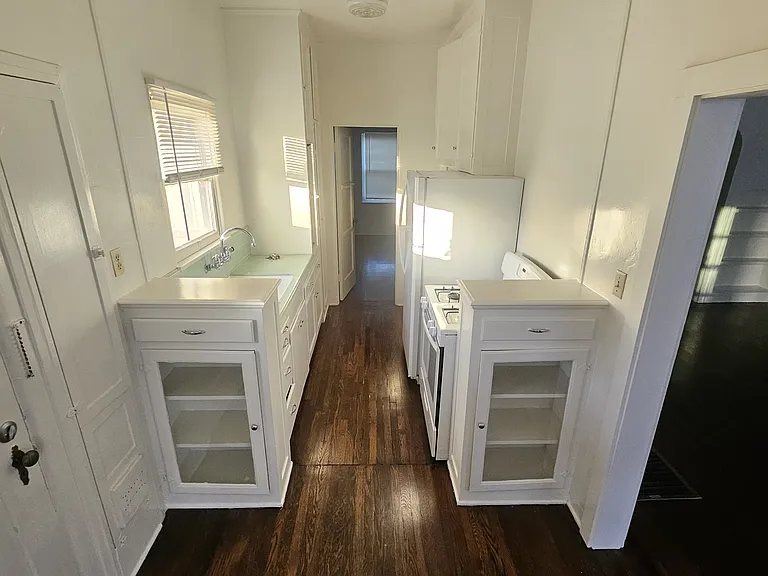 1425 Echo Park Ave #7 — Photo 6