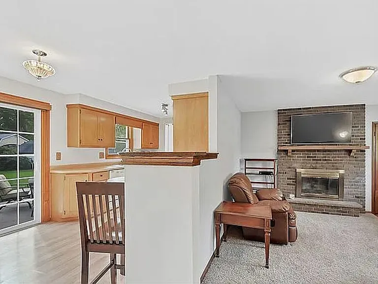 2217 Barberry Ln — Photo 19