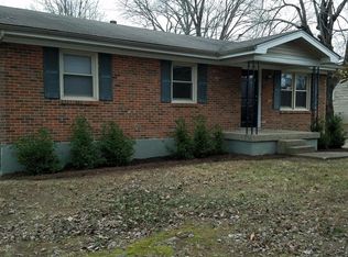 10213 Beau Brummell Dr, Fairdale, KY 40118