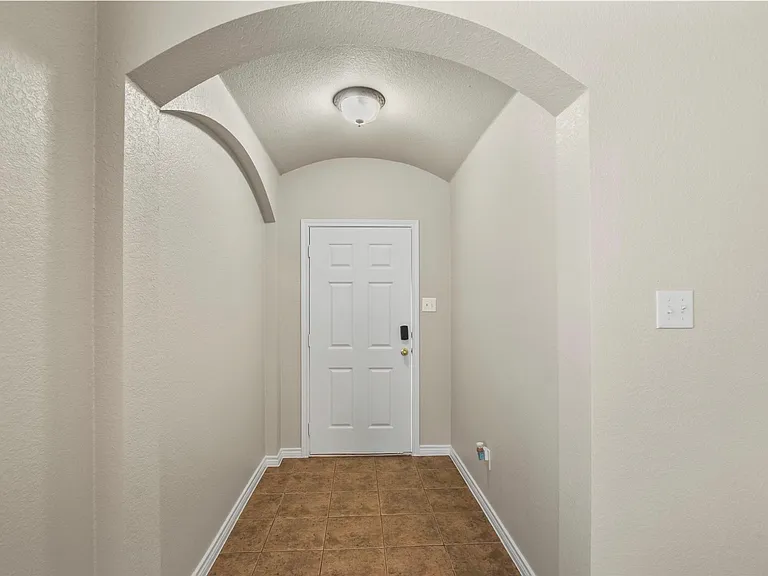 9005 Stewart St — Photo 4