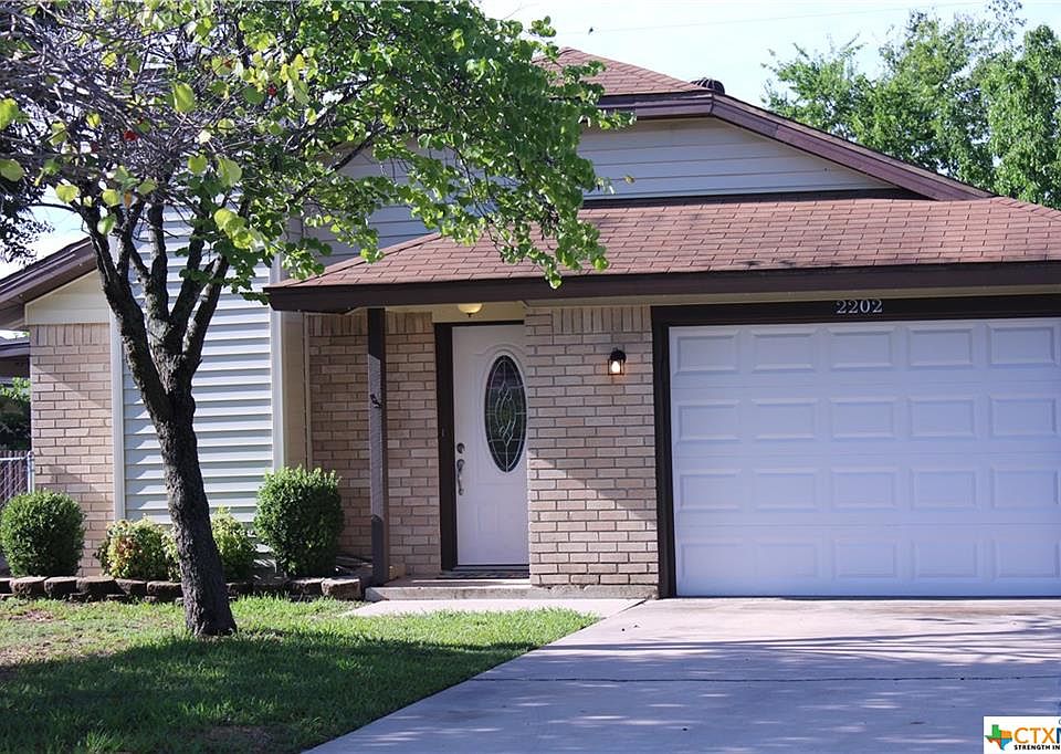 1st image of 2202 Carousel Dr