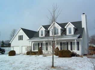 12 Mountain View Dr, Rouses Pt, NY 12979